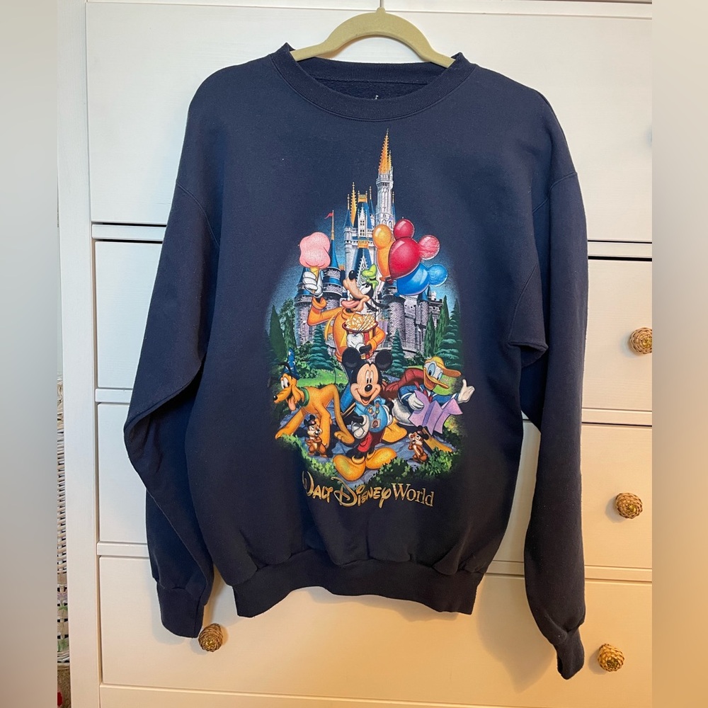 Vintage Y2K Hanes Walt Disney World Magic Kingdom Crew Neck